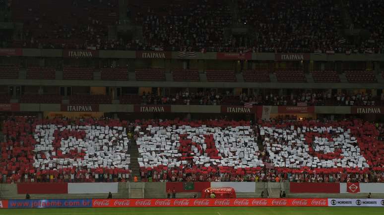 Dentro do estádio, festa das torcidas foi bonita