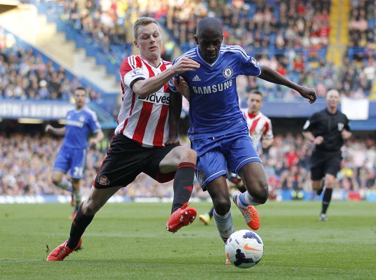 <p>Ramires envolveu-se em confusão na partida contra o Sunderland</p>