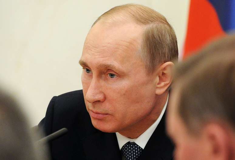 <p>Presidente russo, Vladimir Putin preside uma reunião do Conselho de Segurança do Kremlin, em Moscou, na terça-feira, 22 de abril</p>