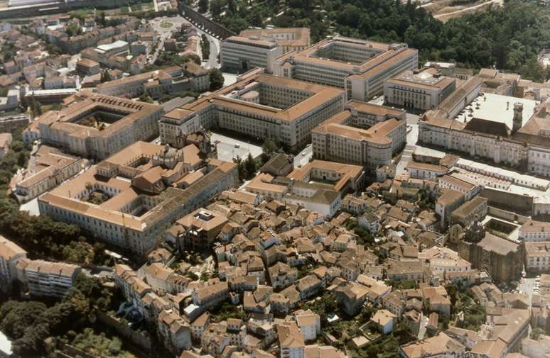  Vista aérea de um dos pólos da Universidade de Coimbra. É a primeira vez que uma instituição estrangeira utiliza o Enem como critério de seleção