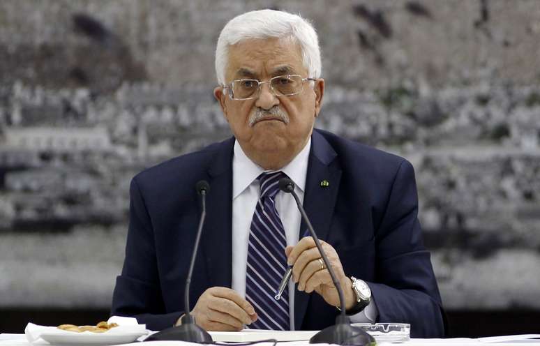 <p>O presidente da Autoridade Nacional Palestina Mahmoud Abbas vai se reunir com o&nbsp;chefe do Hamas no ex&iacute;lio para discutir uma tr&eacute;gua nos conflitos em Gaza</p>