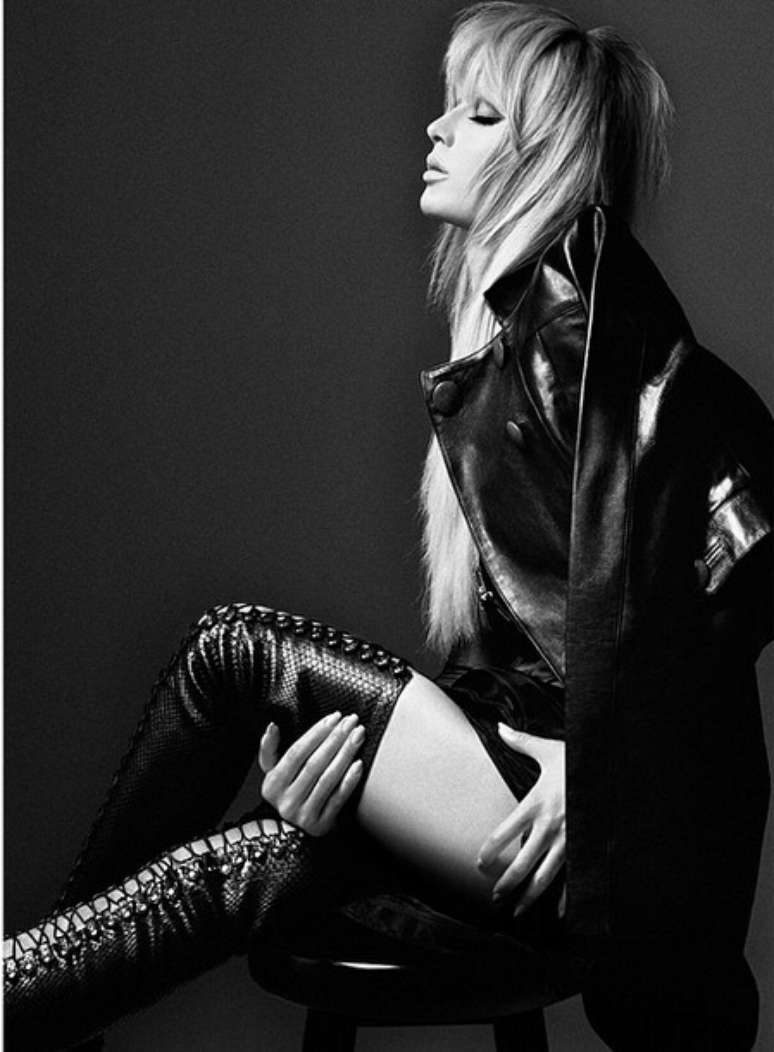 Paris Hilton esbanjou estilo e sensualidade com novo visual 