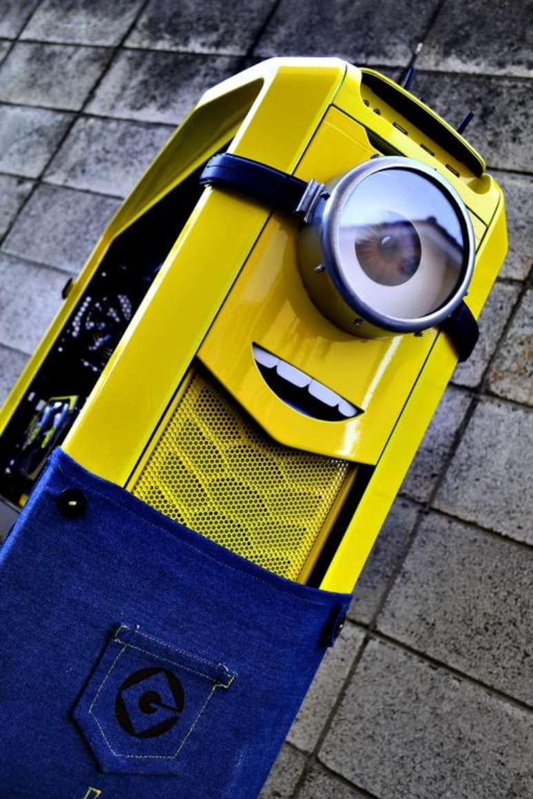 Veja fotos de um computador na forma de Minion