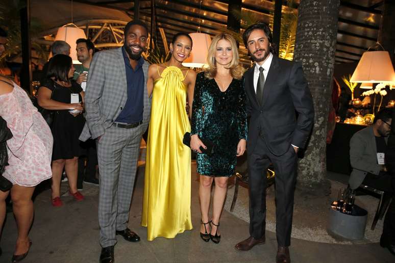 A festa da novela Gera&ccedil;&atilde;o Brasil aconteceu nessa ter&ccedil;a-feira (29) no tradicional espa&ccedil;o do Circo Voador, no Rio de Janeiro, e contou com muitas estrelas. Na foto, os protagonistas Cl&aacute;udia Abreu, Murilo Ben&iacute;cio, Ta&iacute;s Ara&uacute;jo e L&aacute;zaro Ramos 