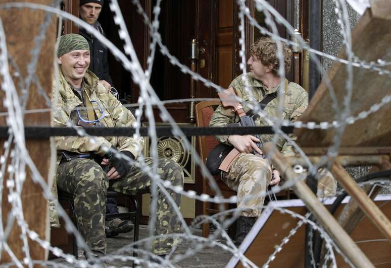 <p>As forças militares da Ucrânia se encontram em "estado de alerta total" contra uma possível invasão das tropas russas posicionadas na fronteira</p>