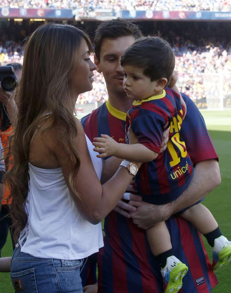 Messi já é pai de Thiago, de 2 anos