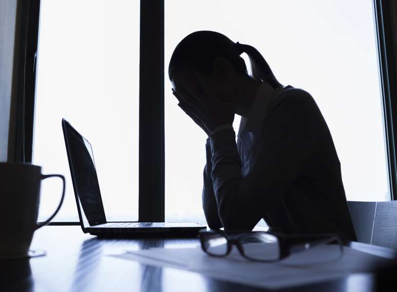 Funcionários também podem ajudar a detectar casos de depressão na empresa