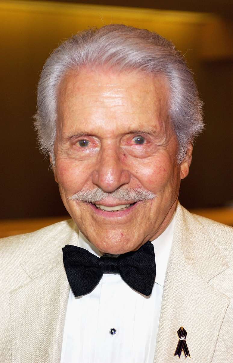 <p>Efrem Zimbalist Jr. tinha 95 anos</p>