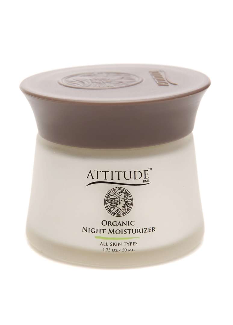Hidratante Organic Night Moisturizer, desenvolvido para os cuidados com a pele durante a noite. Feito &agrave; base de extrato de semente de uva, &eacute; um antioxidante natural que promete revitalizar as c&eacute;lulas e desacelerar o processo de envelhecimento da pele do rosto. Da Attitude. Por R$ 289. SAC: (11) 3192-3916