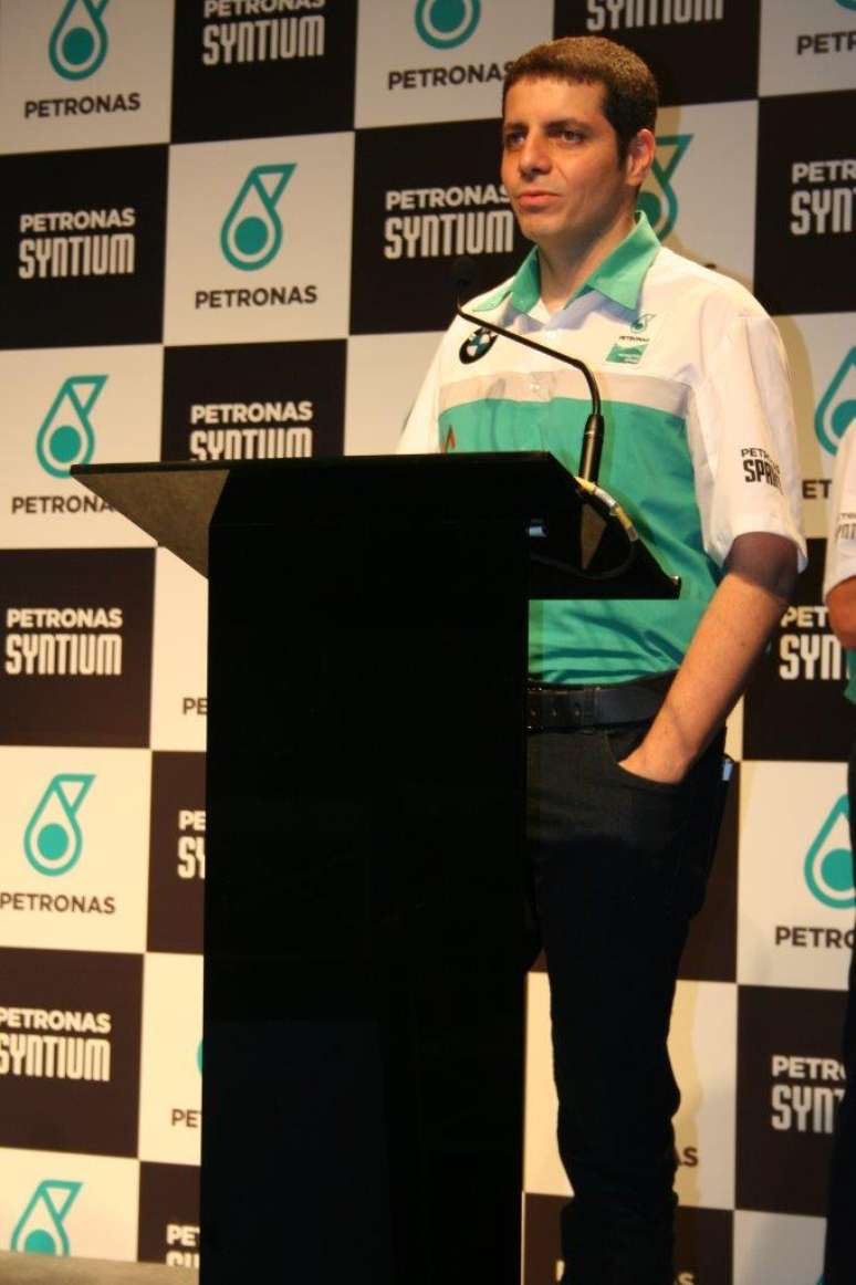 <p>Alex Barros alerta para idade de Lucas como obst&aacute;culo no exterior; mesmo com possibilidade, ex-piloto diz que poss&iacute;vel ida &agrave; Europa s&oacute; ser&aacute; discutida no segundo semestre, diante do desempenho em 2014</p>