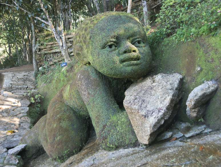 <p>As esculturas naturais do Jardim do Nego s&atilde;o outra refer&ecirc;ncia tur&iacute;stica e j&aacute; receberam cerca de 100 mil visitantes</p>