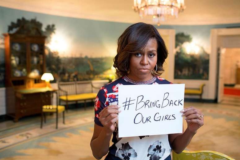 <p>A primeira-dama americana, Michelle Obama, também aderiu à campanha que pede a libertação das mais de 200 meninas sequestradas na Nigéria</p>