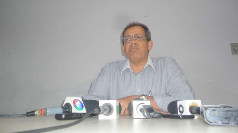 Secretário Maurício Guimarães contradisse o que a Secopa revelou anteriormente