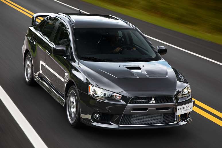 Lancer Evolution X é carro de rua com DNA de corrida