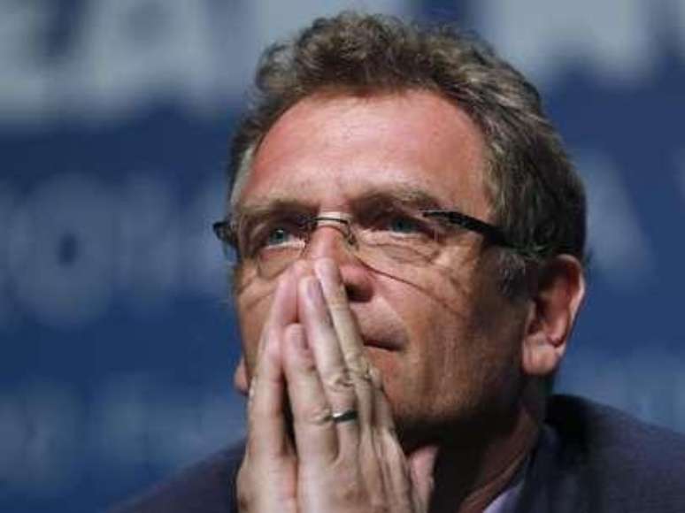 <p>Secretário-geral da Fifa rebate manchetes e vê apoio popular à Copa do Mundo</p>