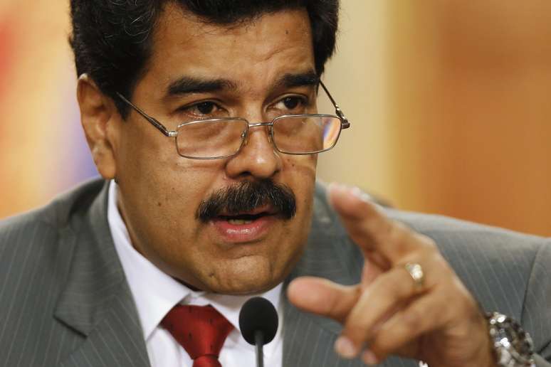 <p>L&iacute;deres do partido governista disseram que um grupo de cr&iacute;ticos ardorosos do governo estava se preparando para &ldquo;aniquilar&rdquo; Maduro</p>