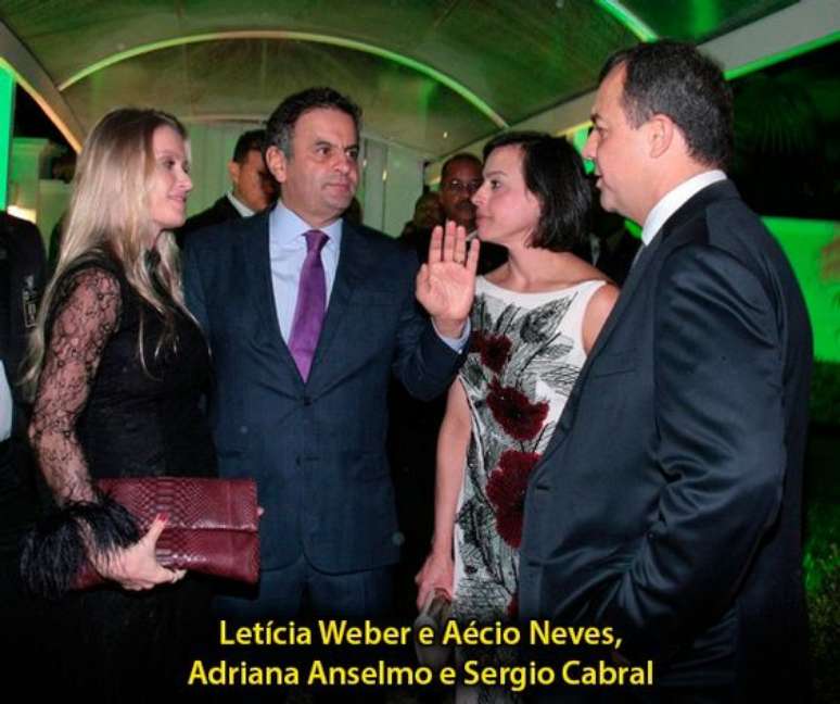 Aécio Neves e a mulher Letícia Weber, grávida, conversam com Sérgio Cabral e sua Adriana Ancelmo