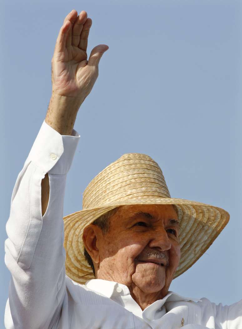 <p>Raúl Castro, presidente de Cuba: país anunciou que Igreja será contruída em seu território após a revolução</p>
