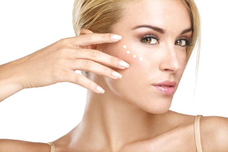 Paciência é fundamental para quem faz uso de cremes de tratamento para a pele, já que o resultado dos produtos leva, em média, de um a três meses para aparecer