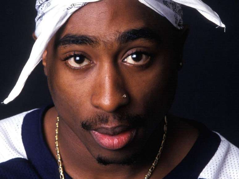 <p>Tupac foi morto em 1996, aos 25 anos, mas continua em alta no cenário musical</p>