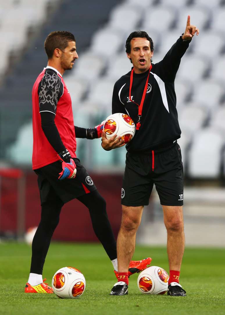 Unai Emery orienta time do Sevilla antes de decisão da Liga Europa