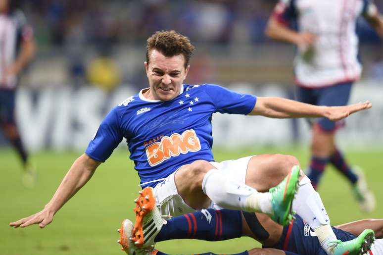 Dagoberto sofre com a marcação do San Lorenzo