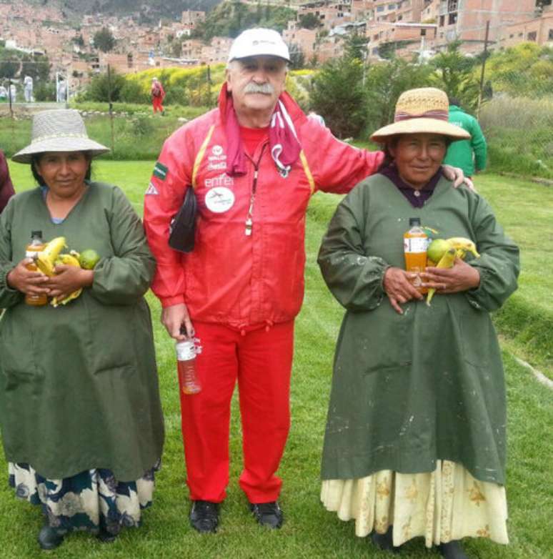 <p>Xabier Azkargorta com as cores da seleção boliviana: o milagreiro</p>