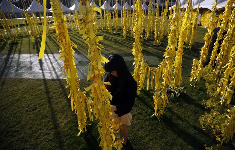 Os laços amarelos tornaram-se símbolo para homenagear vítimas e lembrar gravidade do acidente