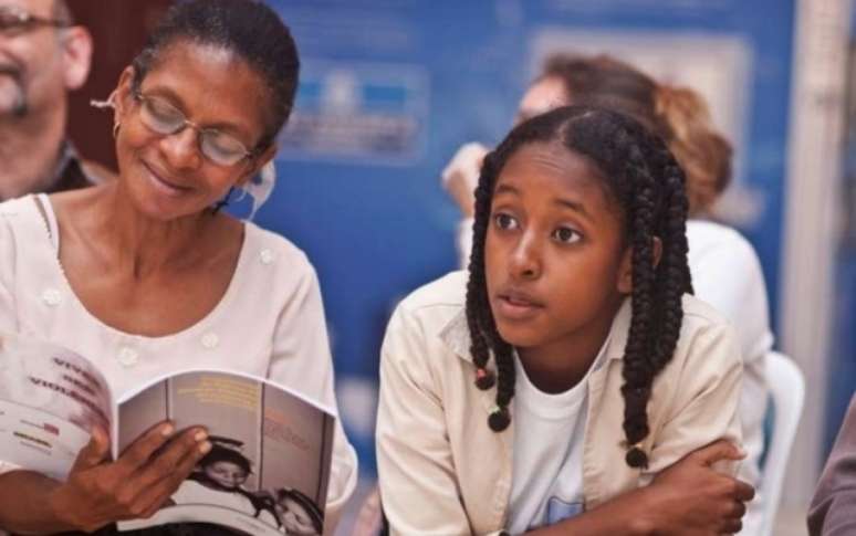 Os pais tamb&eacute;m podem participar das atividades no Ensino de Jovens e Adultos (EJA) oferecido no turno da noite