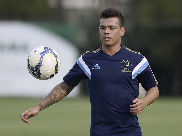 <p>Bernardo volta a ser relacionado no Palmeiras</p>