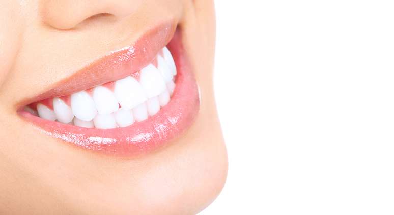 Hoje, existem muitas opções de tratamentos estéticos para os dentes e gengivas, capazes de deixar o sorriso harmonioso sem grandes esforços