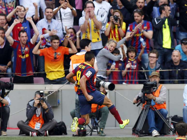 Alexis Sanchez comemora gol do Barcelona