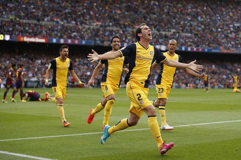Godin comemora gol de empate do Atlético de Madrid