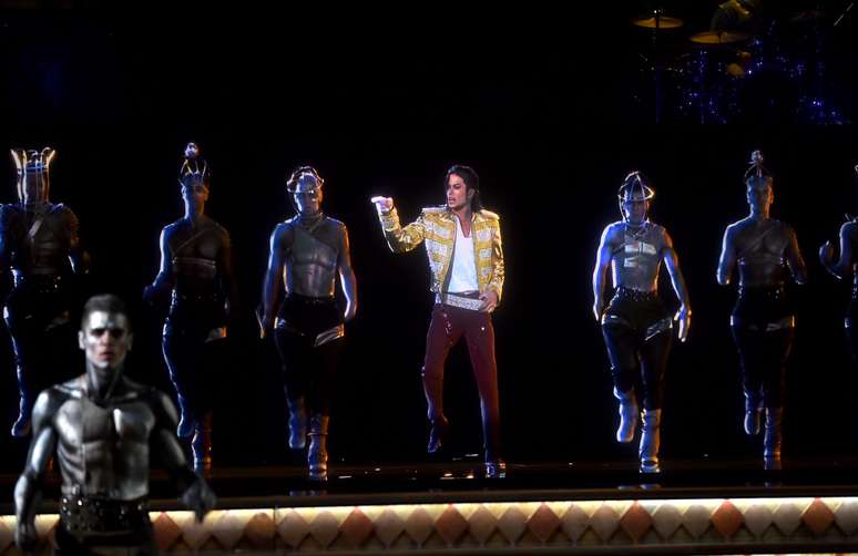<p>Michael Jackson reapareceu como holograma no evento</p>