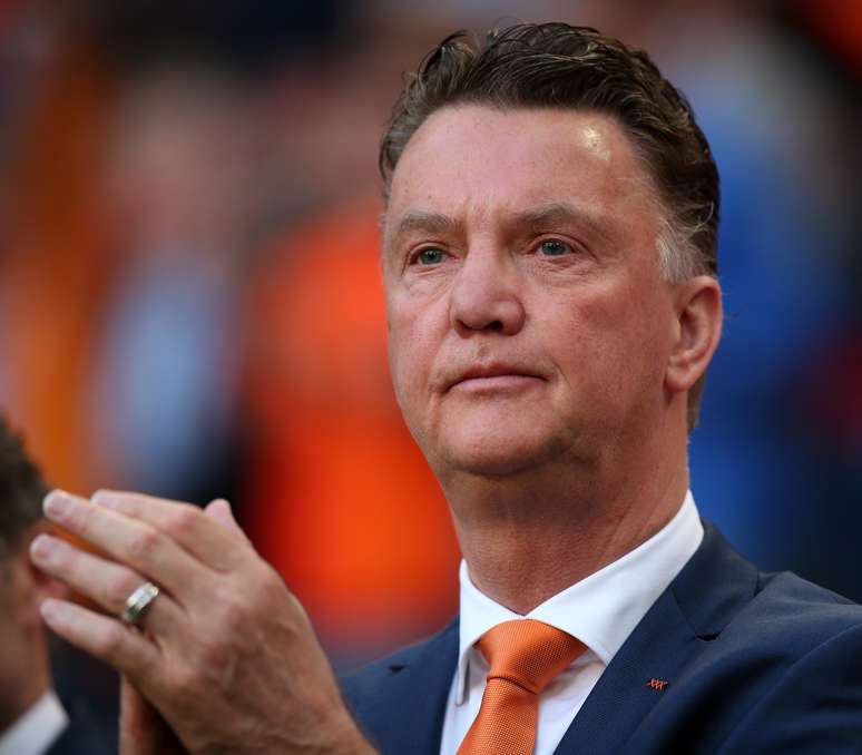 <p>Louis Van Gaal comandar&aacute; a sele&ccedil;&atilde;o holandesa na Copa e s&oacute; depois assume o Manchester United</p>