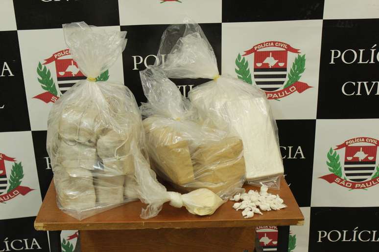 O vereador é acusao de ser dono de um carregamento de crack e cocaína, apreendido hoje e avaliado em R$ 75 mil