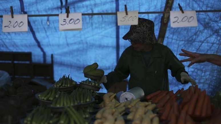 <p>Grupo Alimentação pressionou a inflação para a baixa renda em dezembro de 2014</p>