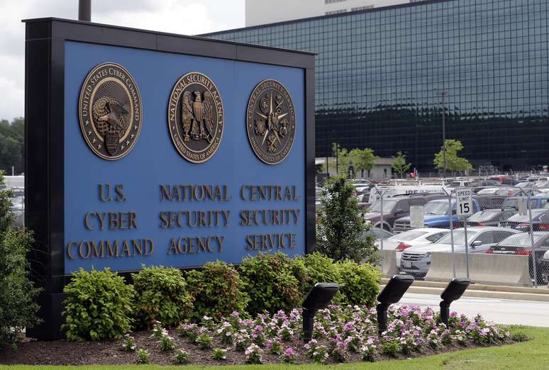 <p>Foto de arquivo da fachada do campus da Agência de Segurança Nacional em Fort Meade, em Maryland</p>