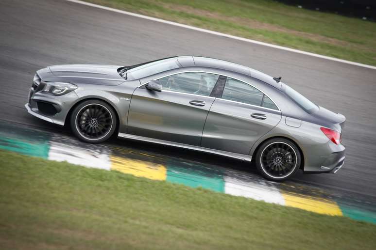 Mercedes-Benz CLA 45 AMG