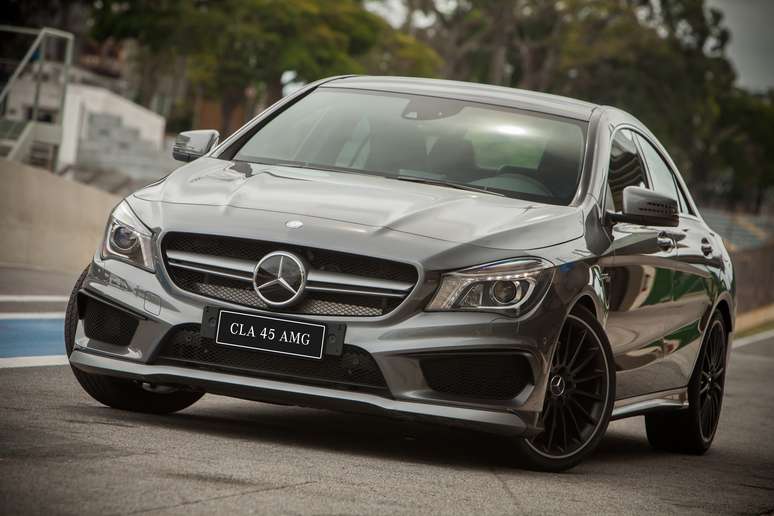 <p>Mercedes-Benz CLA 45 AMG; montadora tem bom desempenho em 2014, mas segue atrás da Audi e da BMW no segmento de carros de luxo</p>