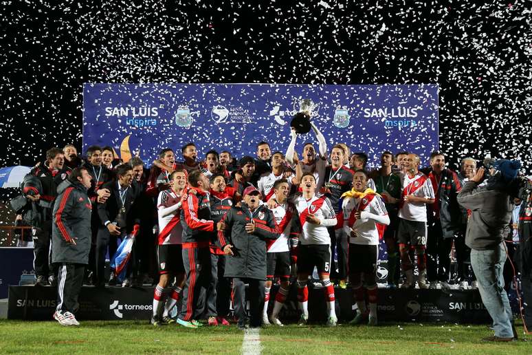 Jogadores do River Plate comemoram mais um título