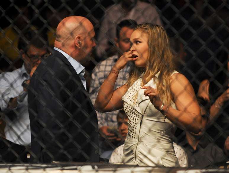 <p>A organiza&ccedil;&atilde;o convidou&nbsp;Ronda Rousey ap&oacute;s o UFC 175, mas a campe&atilde; acabou recusando</p>