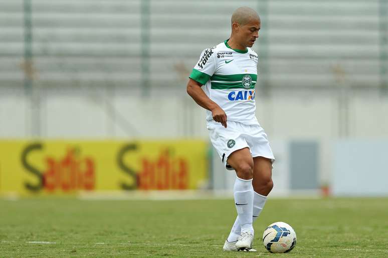 <p>Alex est&aacute; confiante na recupera&ccedil;&atilde;o do Coritiba</p>