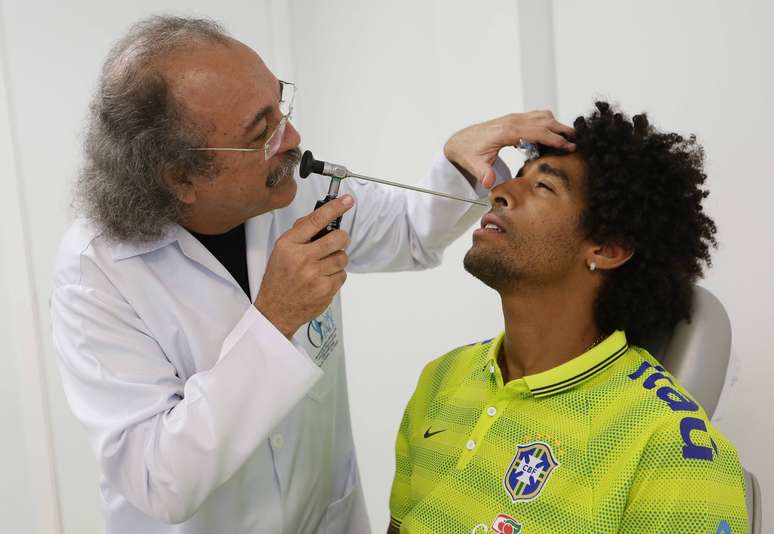 No mesmo dia em que se concentraram na Granja Comary, os jogadores da Seleção Brasileira fizeram exames físicos como primeira parte da preparação para a Copa do Mundo; confira fotos: