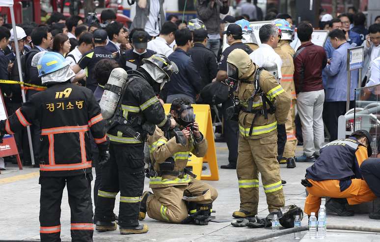 Os bombeiros conseguiram controlar o fogo em 20 minutos embora não tenha sido suficiente para salvar as vidas de cinco pessoas