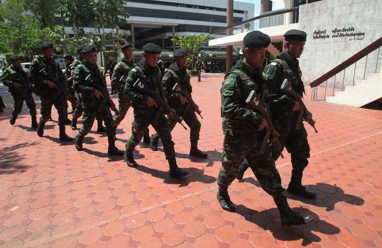 A junta militar da Tailândia recebeu nesta segunda-feira o sinal verde do rei Bhumibol Adulyadej