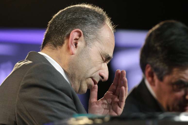 <p>Jean-Francois Cope, l&iacute;der do partido de centro-direita franc&ecirc;s UMP (Uni&atilde;o por um Movimento Popular) participa&nbsp;de um com&iacute;cio, nesta foto de arquivo, feita em&nbsp;5 mar&ccedil;o, em Estrasburgo</p>