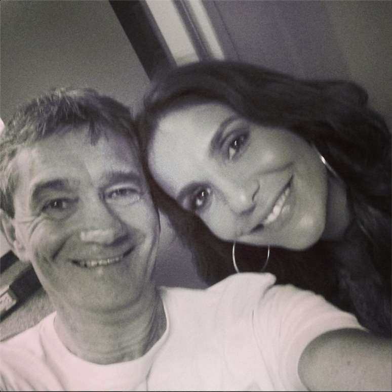 Serginho Groisman postou foto ao lado da cantora e fez sua homenagem