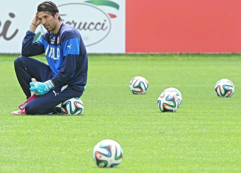 Buffon diz que seleção italiana está em evolução