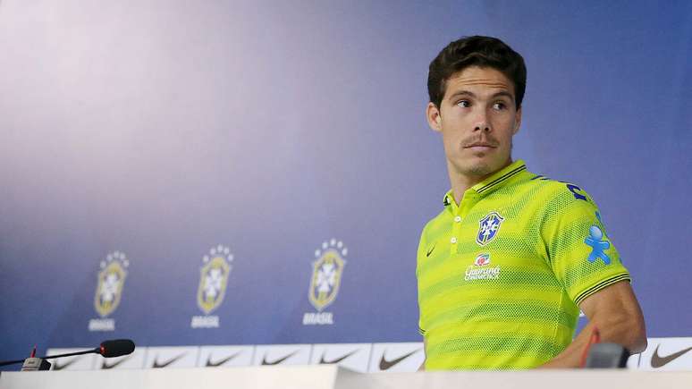 Hernanes sonha em voltar a vestir a camisa da Seleção Brasileira